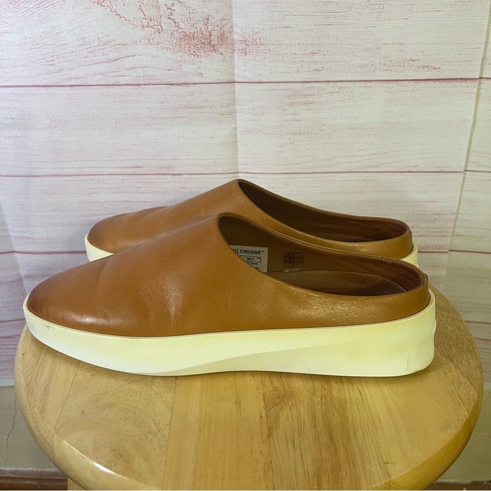Wolf and Shepherd Cruise Mule Leather Honey Slip On Mules Size 8